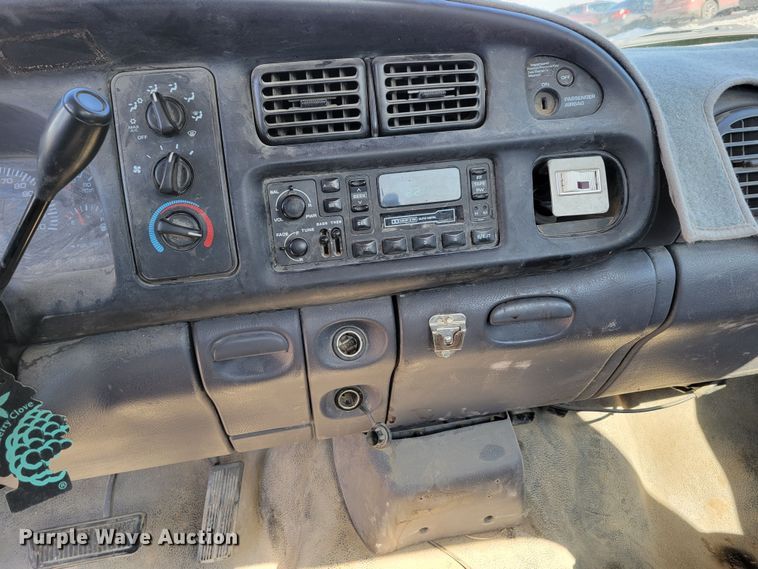 image for item MC9554 2001 Dodge Ram 1500  pickup truck