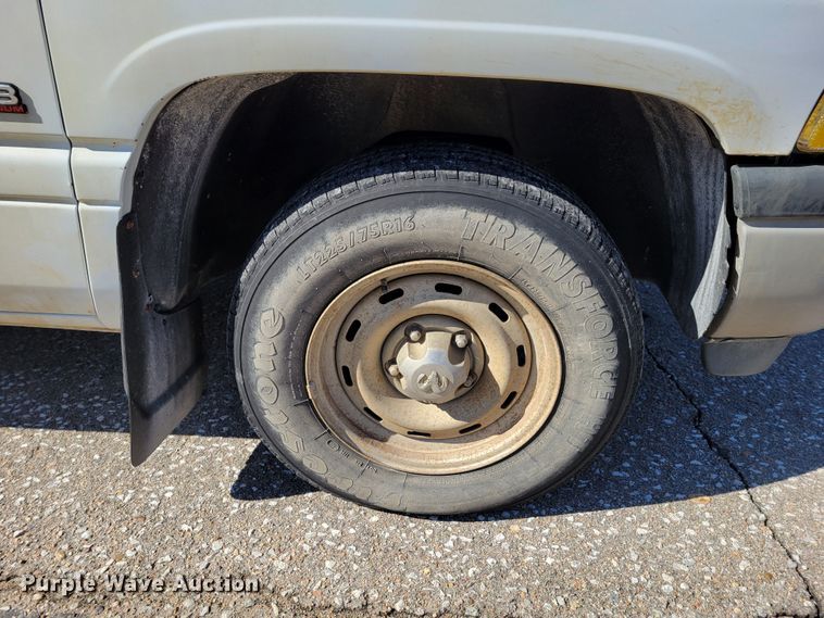 image for item MC9554 2001 Dodge Ram 1500  pickup truck