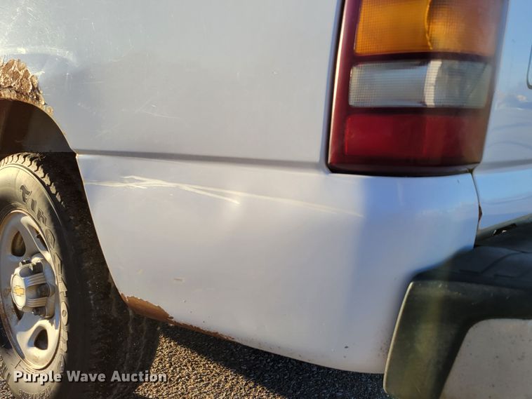 image for item MC9555 2002 Chevrolet Silverado 1500  pickup truck