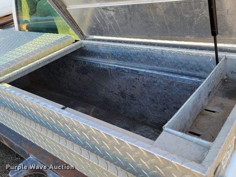 image for item MC9555 2002 Chevrolet Silverado 1500  pickup truck