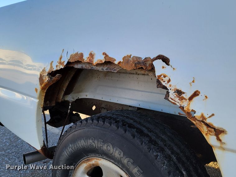 image for item MC9555 2002 Chevrolet Silverado 1500  pickup truck