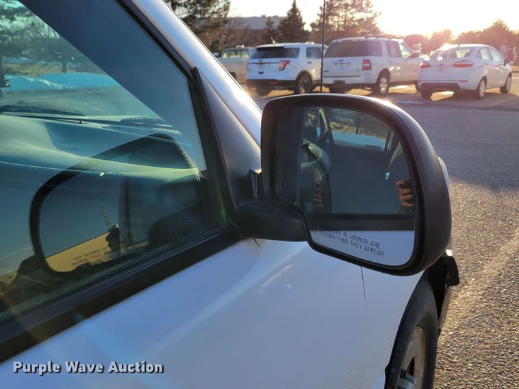 image for item MC9555 2002 Chevrolet Silverado 1500  pickup truck