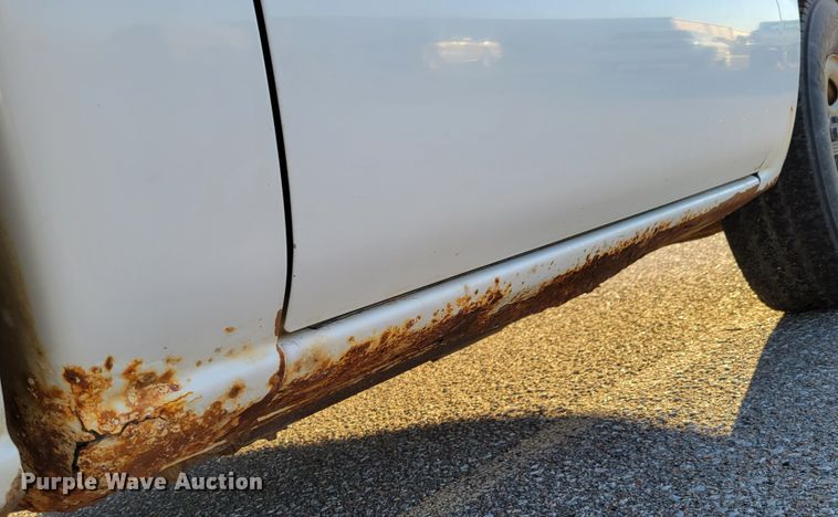 image for item MC9555 2002 Chevrolet Silverado 1500  pickup truck