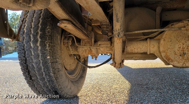 image for item MC9555 2002 Chevrolet Silverado 1500  pickup truck