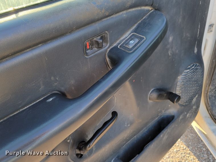 image for item MC9555 2002 Chevrolet Silverado 1500  pickup truck