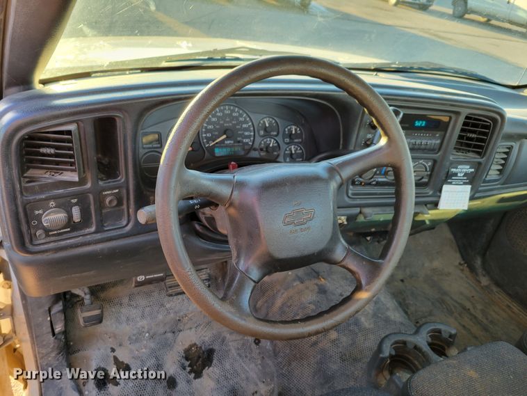 image for item MC9555 2002 Chevrolet Silverado 1500  pickup truck