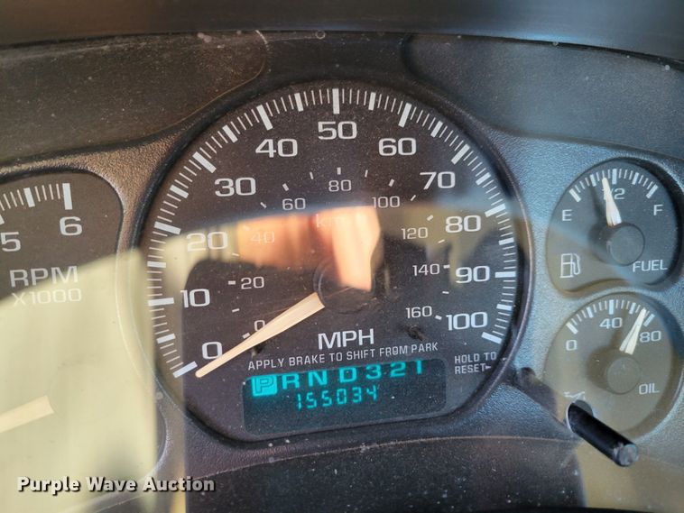 image for item MC9555 2002 Chevrolet Silverado 1500  pickup truck