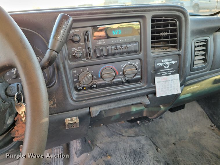 image for item MC9555 2002 Chevrolet Silverado 1500  pickup truck