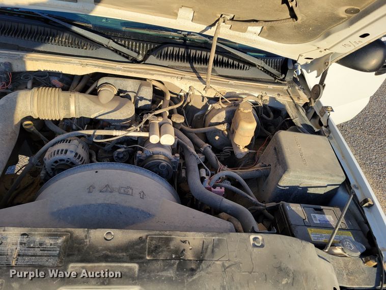 image for item MC9555 2002 Chevrolet Silverado 1500  pickup truck