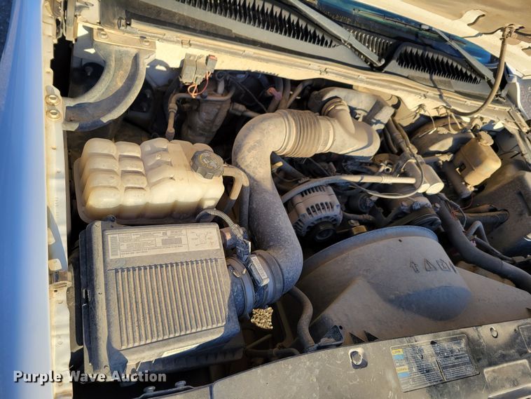 image for item MC9555 2002 Chevrolet Silverado 1500  pickup truck