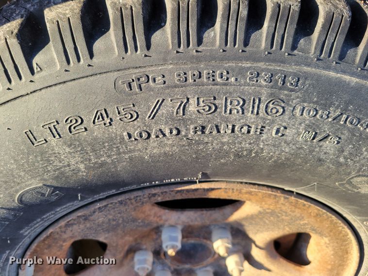 image for item MC9555 2002 Chevrolet Silverado 1500  pickup truck