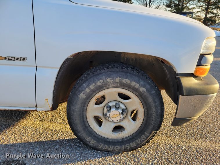 image for item MC9555 2002 Chevrolet Silverado 1500  pickup truck