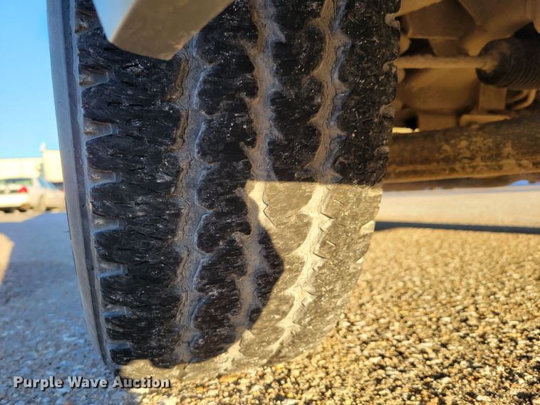 image for item MC9555 2002 Chevrolet Silverado 1500  pickup truck