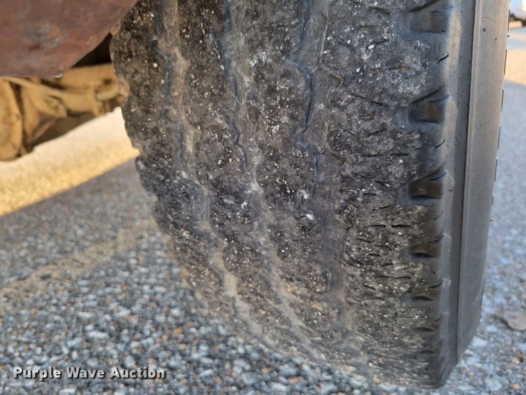 image for item MC9555 2002 Chevrolet Silverado 1500  pickup truck