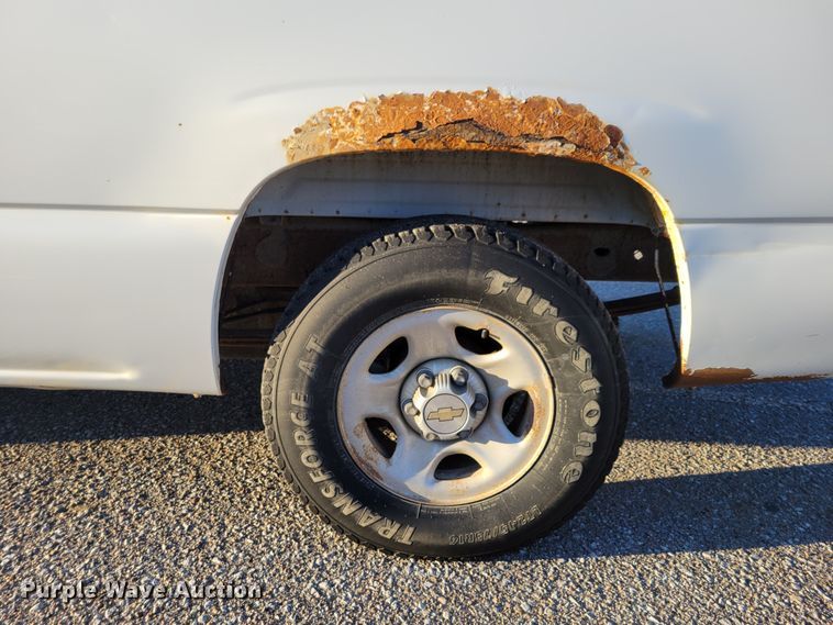 image for item MC9555 2002 Chevrolet Silverado 1500  pickup truck