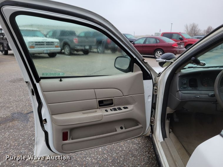 image for item MC9558 2008 Ford Crown Victoria