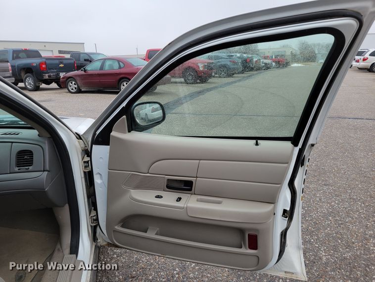 image for item MC9558 2008 Ford Crown Victoria