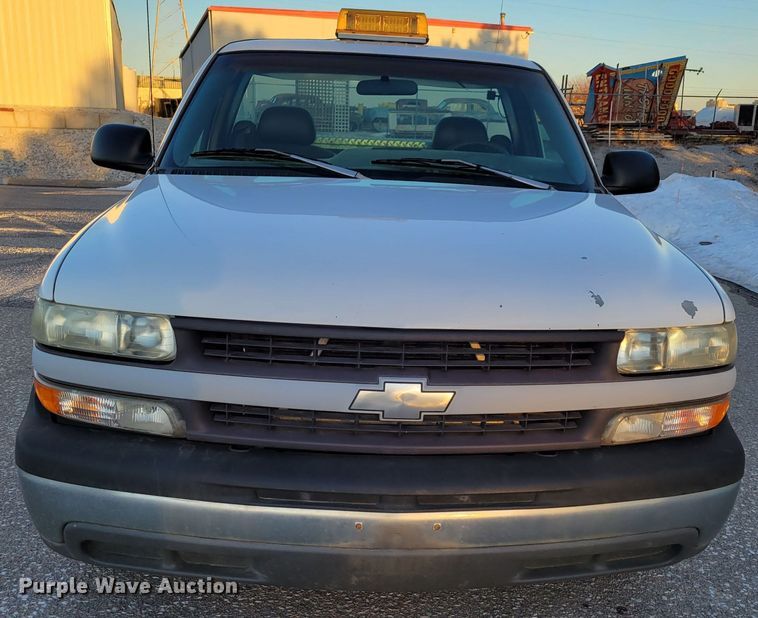 image for item MC9560 1999 Chevrolet Silverado 1500  pickup truck