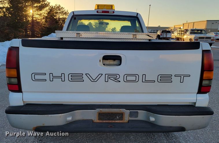 image for item MC9560 1999 Chevrolet Silverado 1500  pickup truck