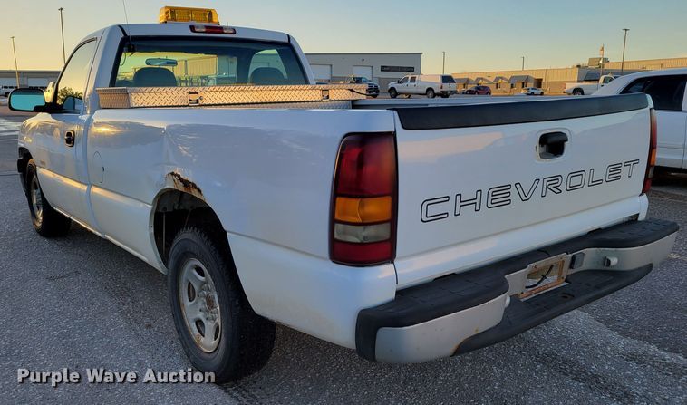 image for item MC9560 1999 Chevrolet Silverado 1500  pickup truck