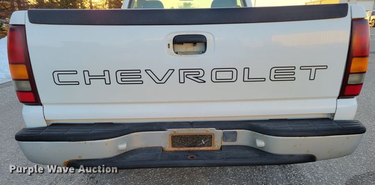 image for item MC9560 1999 Chevrolet Silverado 1500  pickup truck