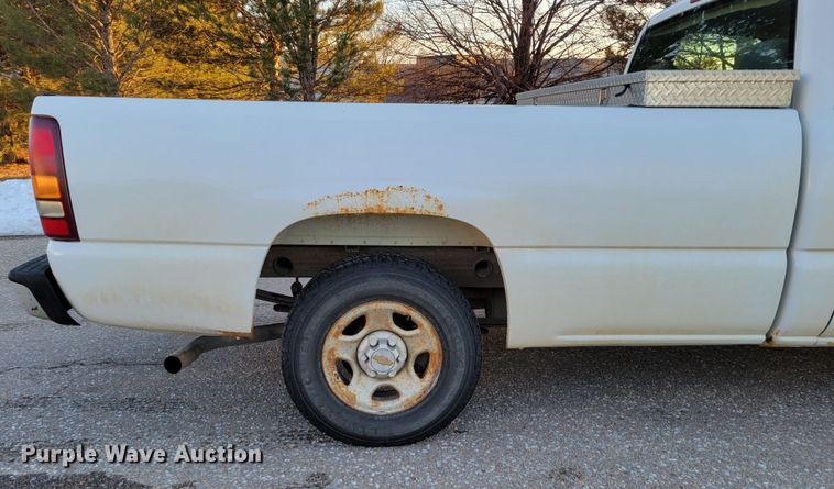 image for item MC9560 1999 Chevrolet Silverado 1500  pickup truck