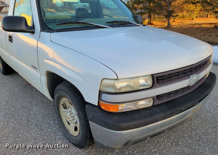 image for item MC9560 1999 Chevrolet Silverado 1500  pickup truck