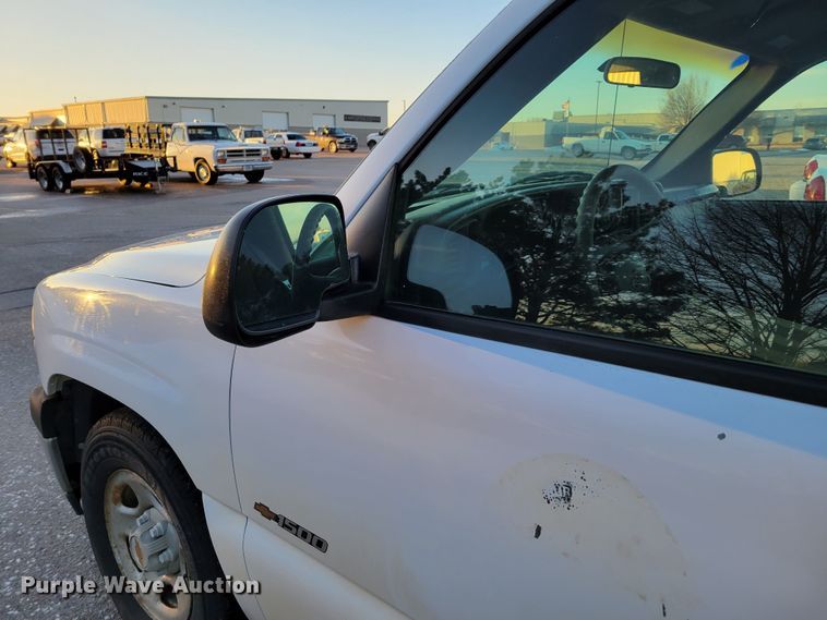 image for item MC9560 1999 Chevrolet Silverado 1500  pickup truck