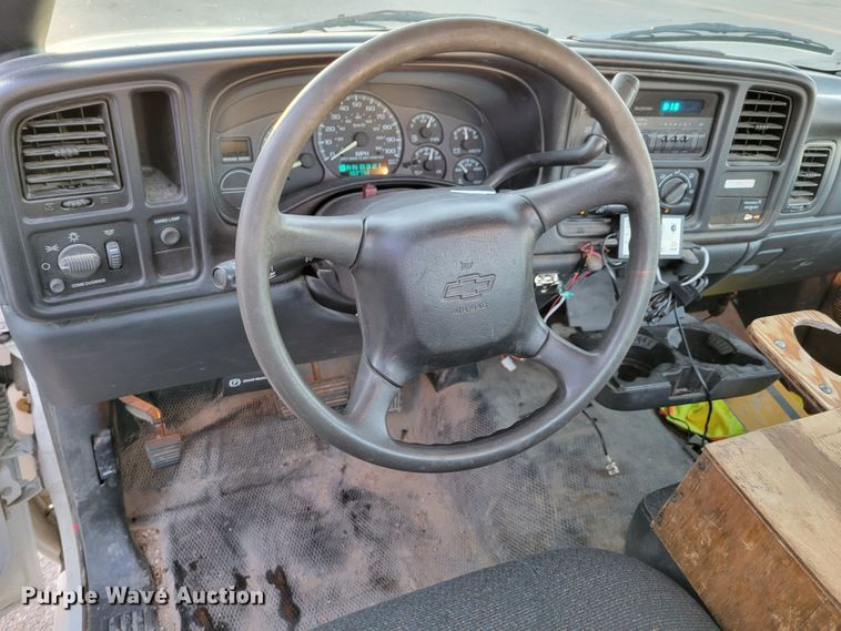 image for item MC9560 1999 Chevrolet Silverado 1500  pickup truck