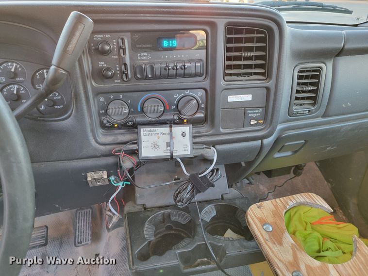 image for item MC9560 1999 Chevrolet Silverado 1500  pickup truck