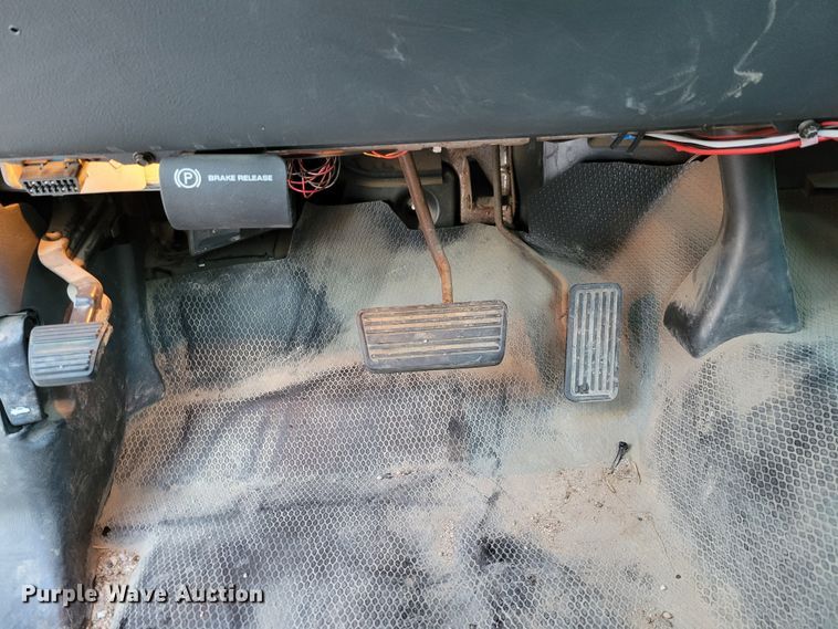 image for item MC9560 1999 Chevrolet Silverado 1500  pickup truck