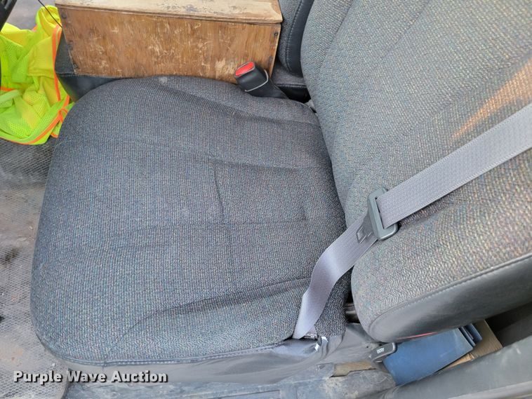 image for item MC9560 1999 Chevrolet Silverado 1500  pickup truck