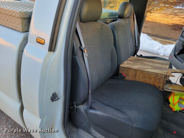 image for item MC9560 1999 Chevrolet Silverado 1500  pickup truck