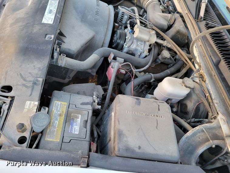 image for item MC9560 1999 Chevrolet Silverado 1500  pickup truck