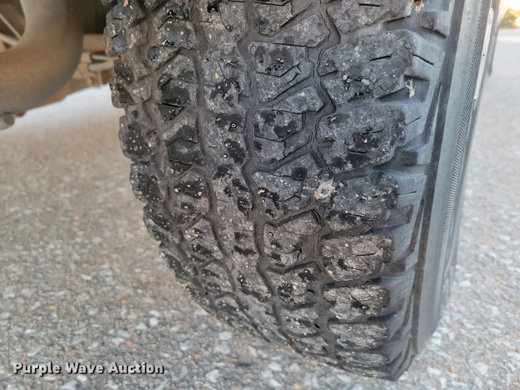 image for item MC9560 1999 Chevrolet Silverado 1500  pickup truck