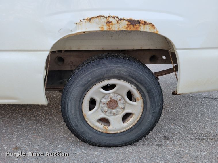 image for item MC9560 1999 Chevrolet Silverado 1500  pickup truck