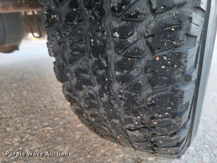 image for item MC9560 1999 Chevrolet Silverado 1500  pickup truck