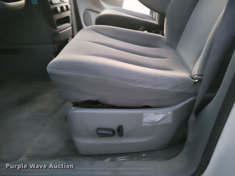 image for item MC9562 2006 Dodge Grand Caravan  van