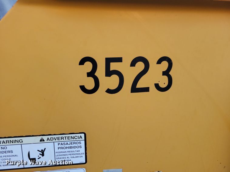 image for item MC9564 Duratech HayBuster 256  bale processor