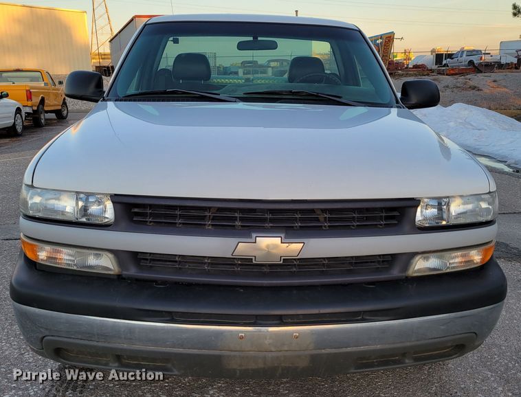 image for item MC9566 2002 Chevrolet Silverado 1500  pickup truck