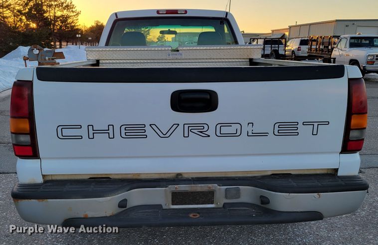 image for item MC9566 2002 Chevrolet Silverado 1500  pickup truck