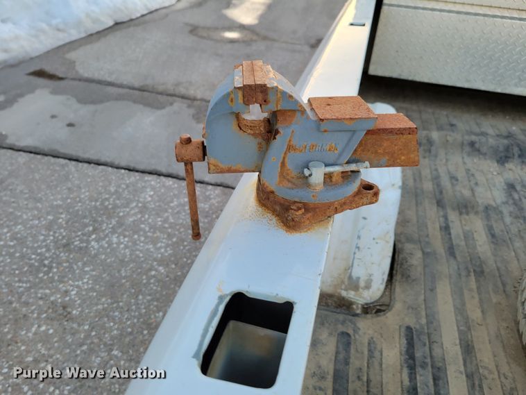 image for item MC9566 2002 Chevrolet Silverado 1500  pickup truck