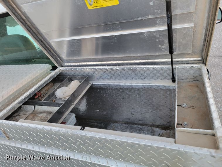 image for item MC9566 2002 Chevrolet Silverado 1500  pickup truck