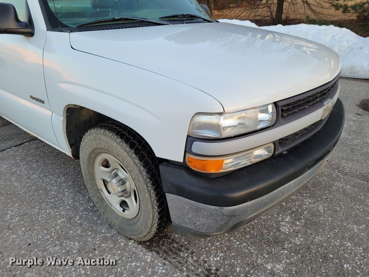 image for item MC9566 2002 Chevrolet Silverado 1500  pickup truck