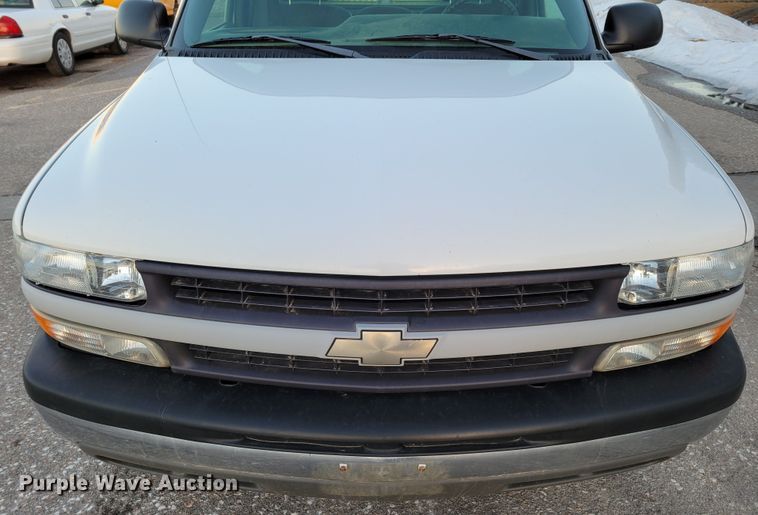 image for item MC9566 2002 Chevrolet Silverado 1500  pickup truck