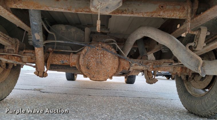 image for item MC9566 2002 Chevrolet Silverado 1500  pickup truck