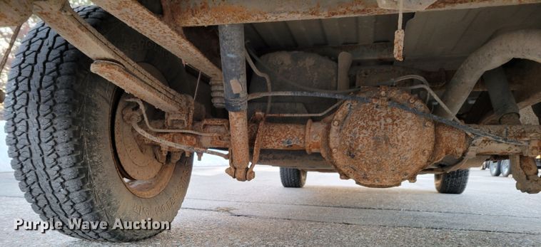 image for item MC9566 2002 Chevrolet Silverado 1500  pickup truck