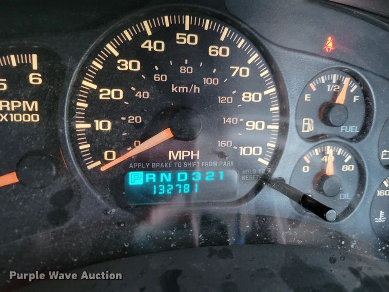 image for item MC9566 2002 Chevrolet Silverado 1500  pickup truck