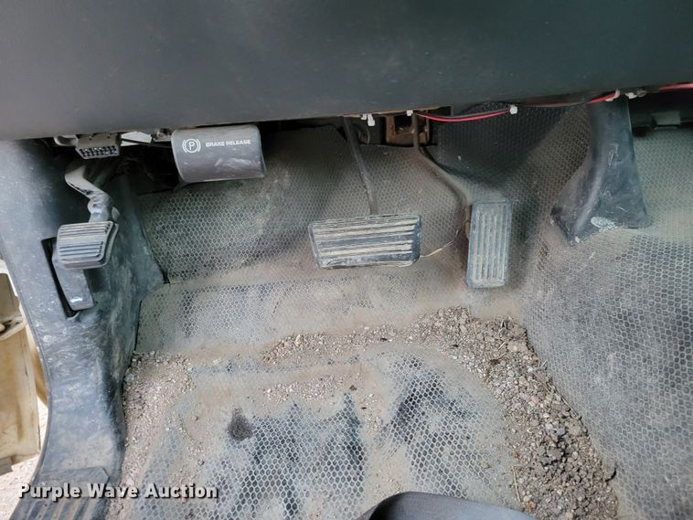 image for item MC9566 2002 Chevrolet Silverado 1500  pickup truck