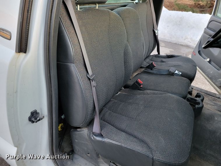 image for item MC9566 2002 Chevrolet Silverado 1500  pickup truck